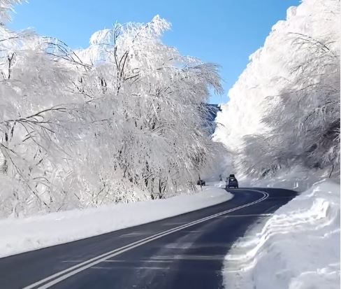 Όταν το χιόνι κάνει τα ελληνικά τοπία να μοιάζουν ονειρικά – Εικόνες που μάγεψαν όλο τον πλανήτη