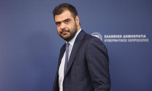 Π. Μαρινάκης: Καμία ειδική μεταχείριση για ιθαγένεια στους γιους του τέως βασιλιά