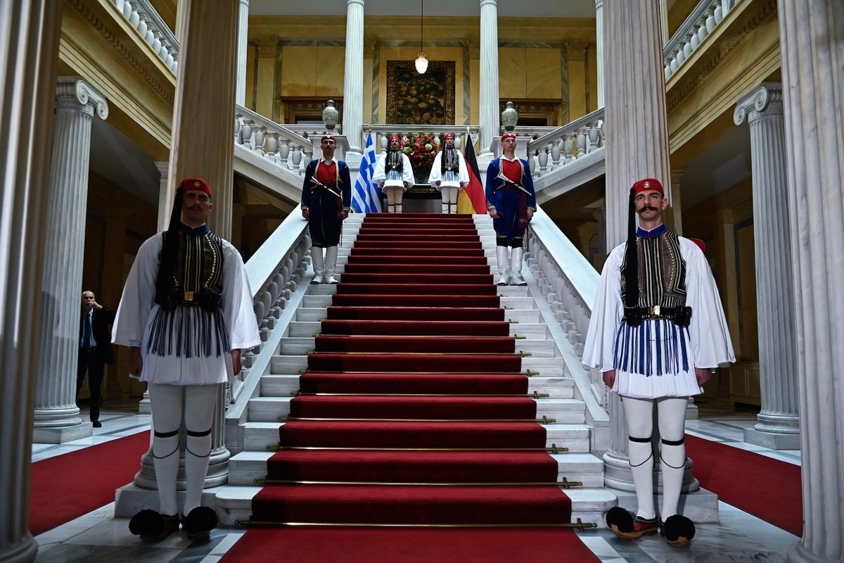 Σενάρια και ονόματα στον χορό της προεδρολογίας