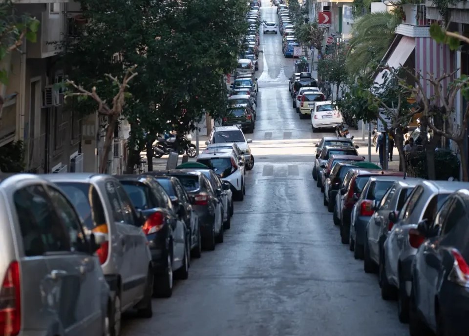 Εξάρχεια: 29χρονη τραυματίστηκε στο κεφάλι μετά από επίθεση με σιδερένιο λοστό – Συνελήφθη 33χρονος