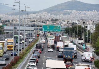 Κηφισός: Φορτηγό προσέκρουσε σε διαχωριστικό διάζωμα – Κλειστές λωρίδες και στα δύο ρεύματα