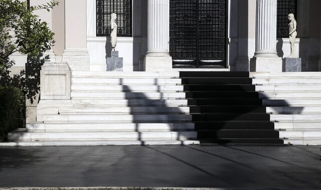 Γαλλογερμανικός «μπαμπούλας» στο αφήγημα του Μαξίμου – Το Παρίσι, το Βερολίνο και το γαλάζιο «χαρτί»