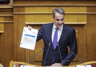 Βουλή: Στη «γωνία» περιμένουν την κυβέρνηση ΠΑΣΟΚ-ΣΥΡΙΖΑ – Τα δυνατά χαρτιά του Μαξίμου