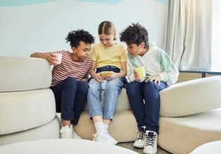 Kids Wallet: «Καλοδεχούμενα τέτοια μέτρα αλλά δεν επαρκούν» λέει καθηγήτρια Εγκληματολογίας