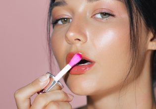 Τα lip oils για ζουμερά και ενυδατωμένα χείλη