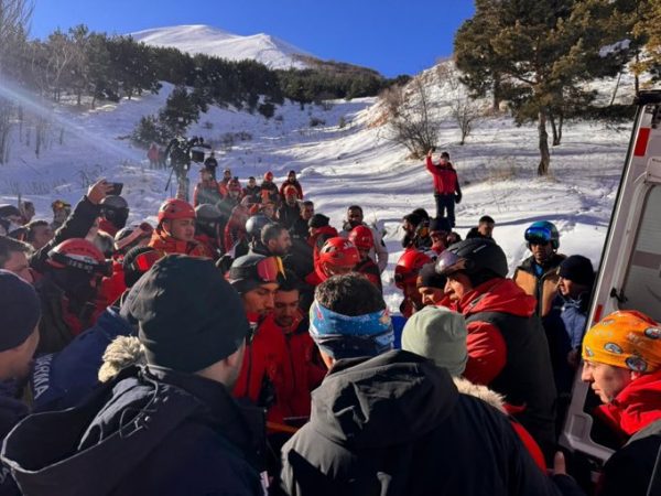 Τουρκία: Νεκρός 16χρονος από χιονοστιβάδα σε χιονοδρομικό κέντρο – Τέσσερα άτομα τραυματίστηκαν