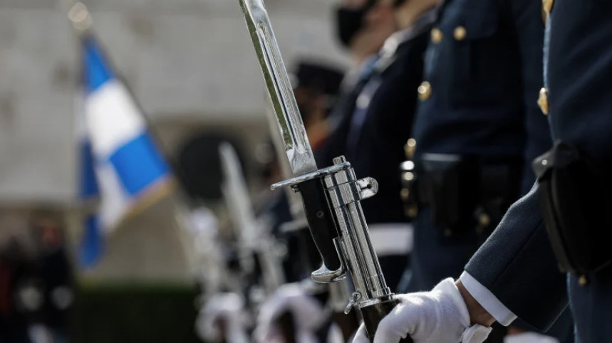 Τι προβλέπει η αναμόρφωση του μισθολογικού πλαισίου για τους μαθητές των σχολών Ενόπλων Δυνάμεων