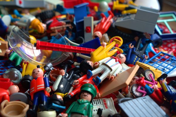 Από τα Playmobil στο DnD: Τα παλιά παιχνίδια συνεχίζουν να συγκινούν ενήλικες και παιδιά