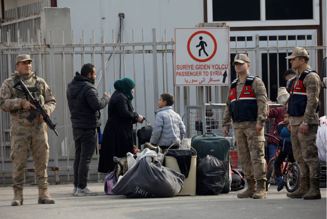 Τουρκία: Πάνω από 25.000 πρόσφυγες έχουν περάσει στη Συρία