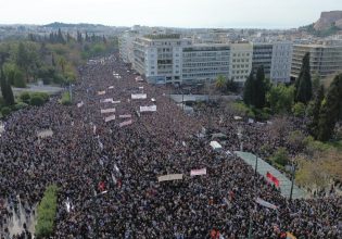 Παράλληλα μέτωπα, παράλληλες συναντήσεις – Γαλάζιες μαζώξεις στη σκιά των Τεμπών που σκεπάζει το Μαξίμου