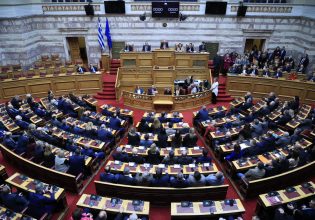 Ποια κόμματα στηρίζουν τον Φάμελλο για πρόταση μομφής – Η στάση του Ανδρουλάκη