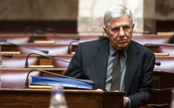 Πρόεδρος της Δημοκρατίας: Ποιος ΔΕΝ στηρίζει τον Γιαννίτση τελικά; – ΝΔ και ΠΑΣΟΚ «αλληλοτρολάρονται»