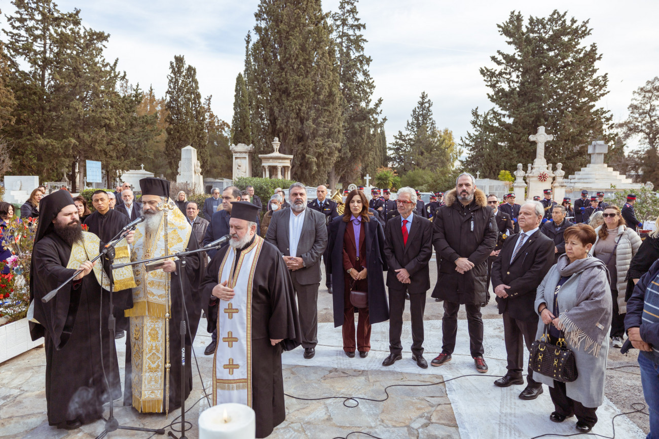 Ο Δήμος Πειραιά τίμησε τη μνήμη των θυμάτων του βομβαρδισμού της πόλης την 11η Ιανουαρίου 1944