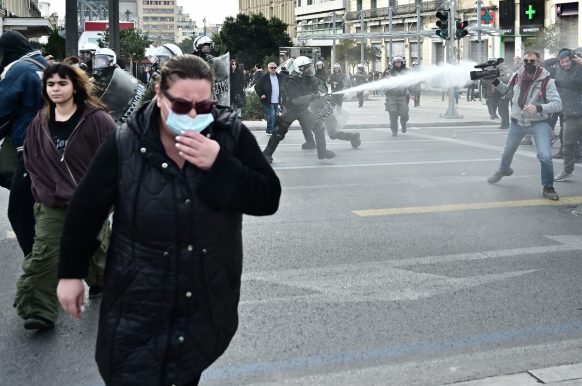 Τέμπη: Καταδικάζει η αντιπολίτευση την καταστολή των ΜΑΤ της κυβέρνησης στη μεγαλειώδη πορεία