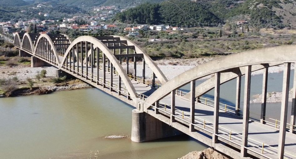 Σώζεται η ιστορική Γέφυρα του Μόρνου