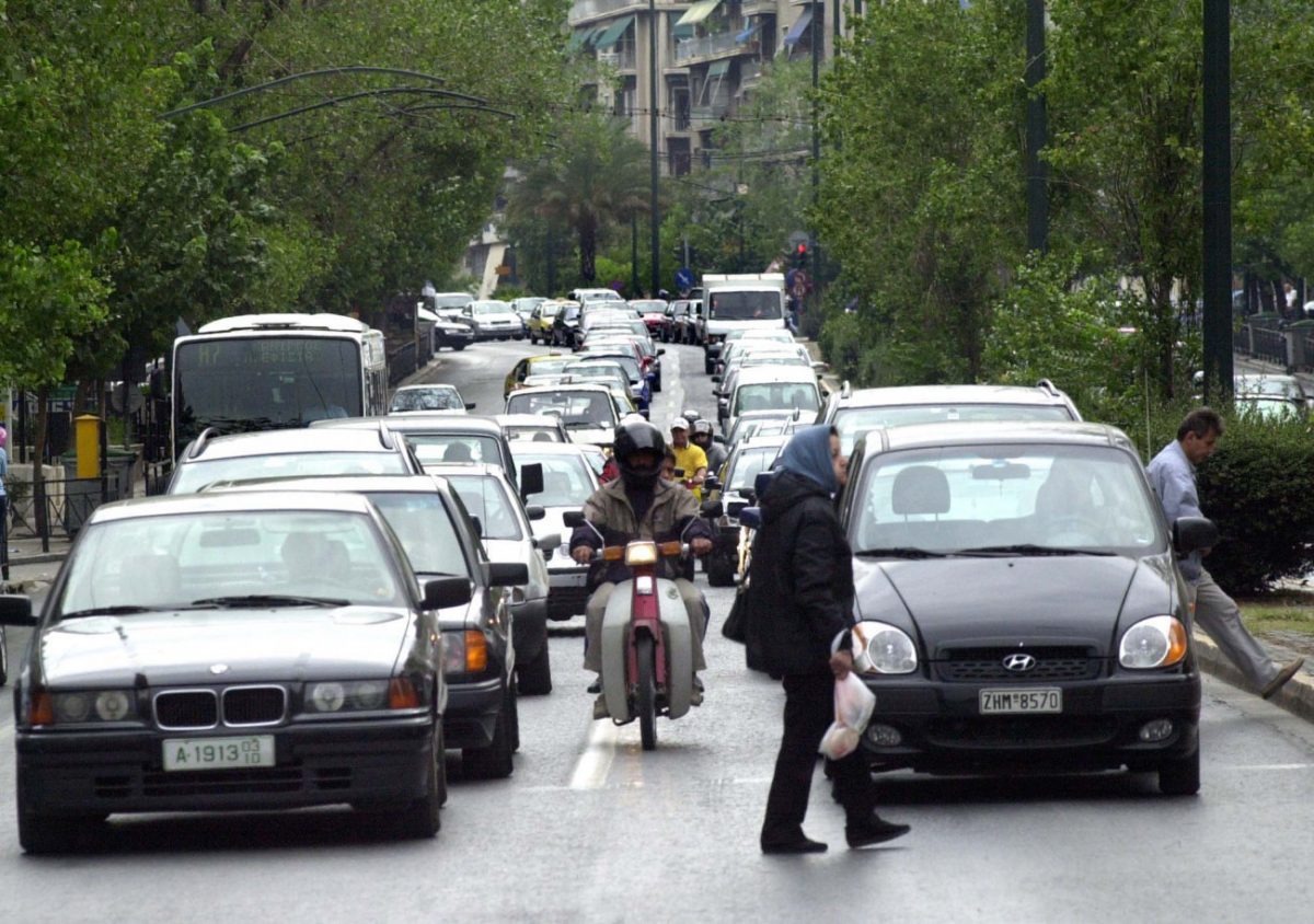 Κυκλοφοριακή συμφόρηση στην λεωφόρο Κηφισίας λόγω τροχαίου – Κλειστή η μία λωρίδα