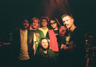 Οι King Gizzard & The Lizard Wizard υπόσχονται τρεις βραδιές καλοκαιρινού χάους στον Λυκαβηττό