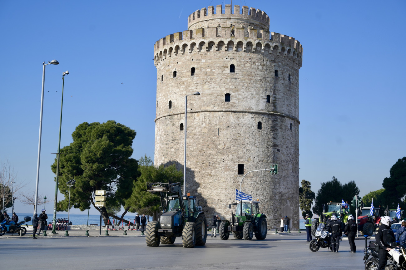 Συλλαλητήριο με τρακτέρ στην ομιλία Μητσοτάκη στη Θεσσαλονίκη – Ζητούν συνάντηση με τον πρωθυπουργό