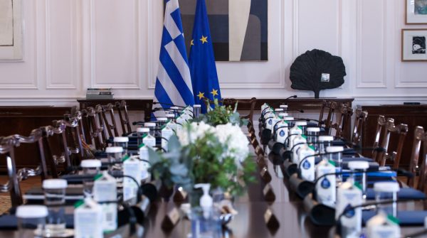 Ανασχηματισμός προ των πυλών: Η ώρα της κρίσης