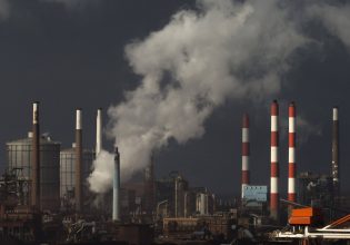 Το 50% των παγκόσμιων εκπομπών CO2 προέρχονται από μόλις 36 εταιρείες